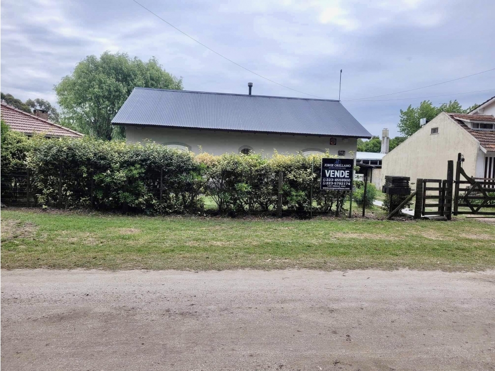 VENTA CASA EN MAR CHIQUITA SOBRE LOTE DE 720 m2 - 3