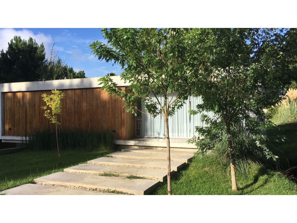 Casa Alquiler Costa Esmeralda Deportivo Lote 396 4 Dorm Cochera