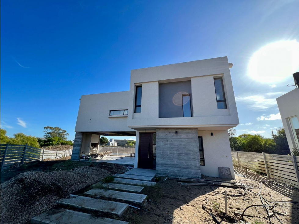 CASA EN VENTA EN COSTA ESMERALDA - ECUESTRE 432