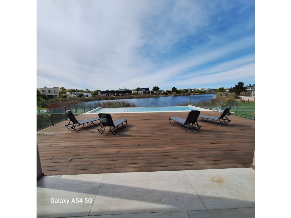 Casa en Venta Ecuestre 398, Costa Esmeralda - Vista al Lago 7 Dorm