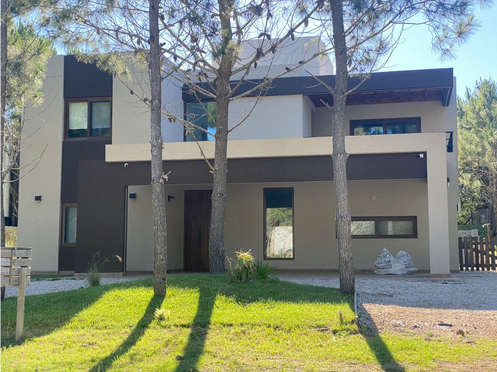 Casa Marítimo IV Costa Esmeralda Lote 39 | 360m² Pileta US$890K - 1