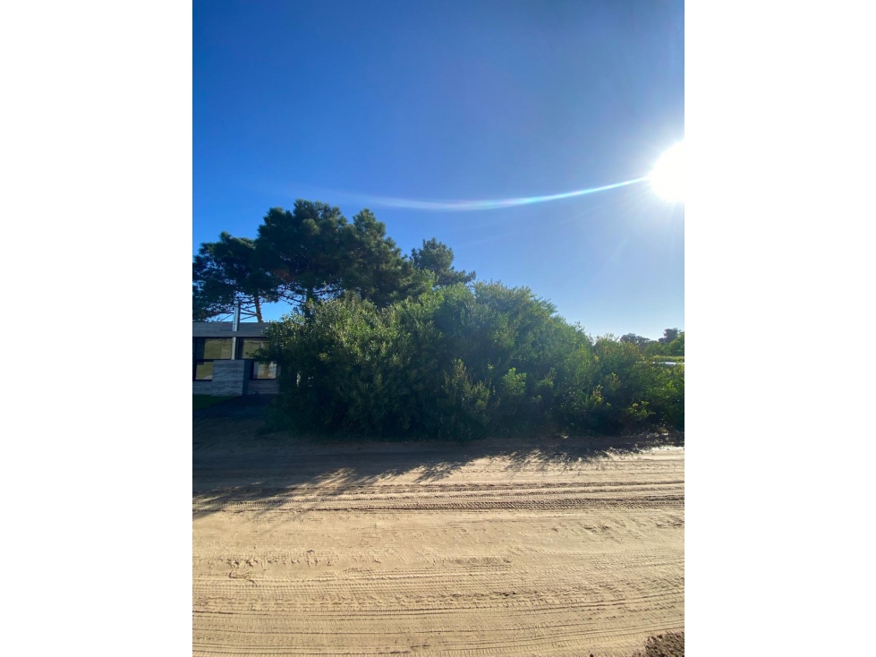 SENDEROS III 425 - COSTA ESMERALDA - LOTE EN VENTA. - 3