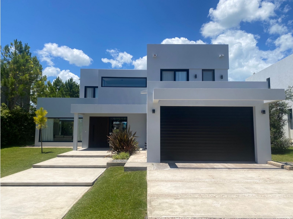 Casa en venta Costa Esmeralda, Buenos Aires - Ecuestre 408 con laguna