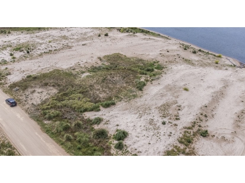Lote en Barrio Privado El Salvaje con fondo de laguna - 6