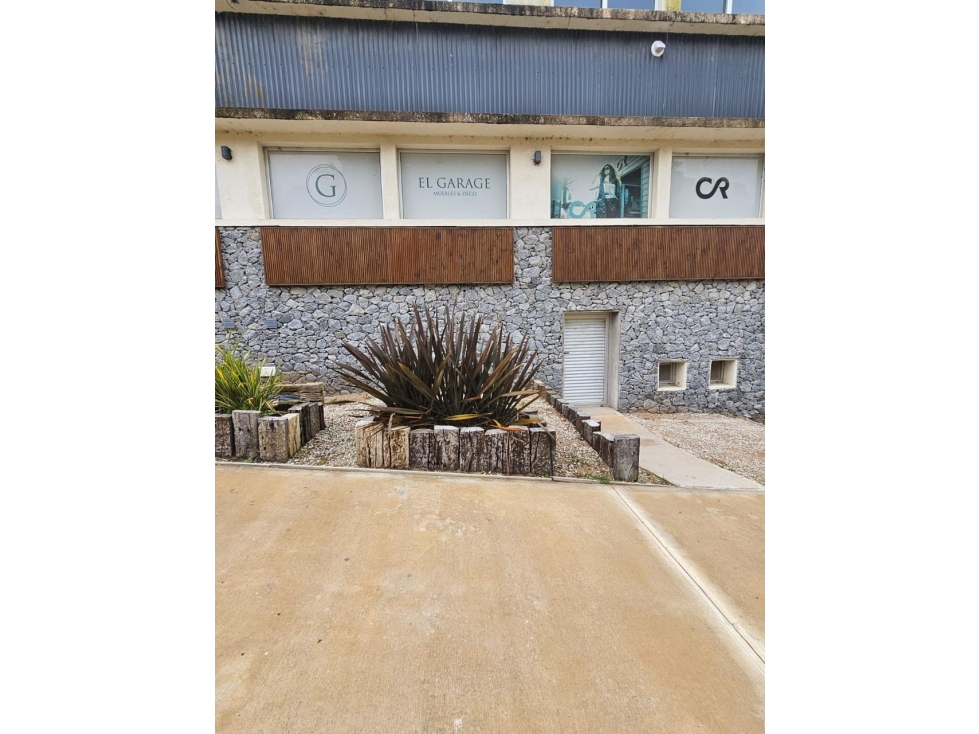 Local 30 - Paseo Comercial Costa Esmeralda Bolkovic - 4