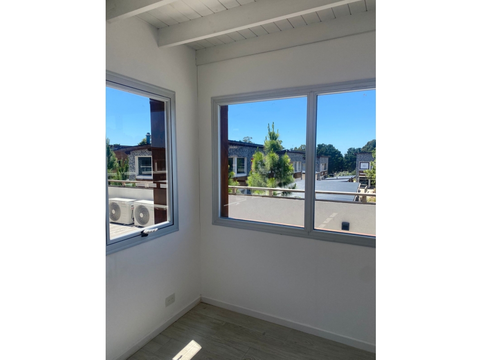 Local Comercial en Venta en Costa Esmeralda - Góndola 6 - 4
