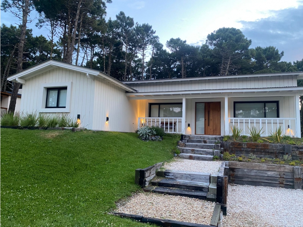 CASA EN VENTA BARRIO PIONEROS CALIFORNIANA MODERNA — foto 2