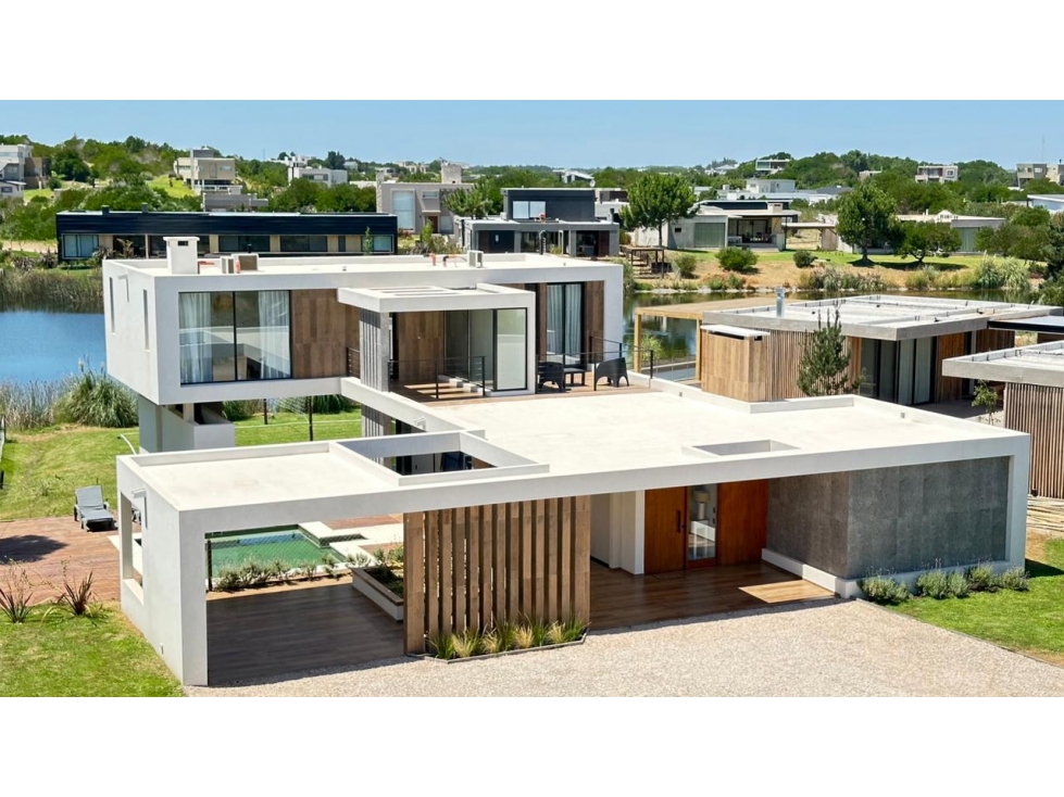 Casa en Venta en Costa Esmeralda - Sector Ecuestre Lote 261
