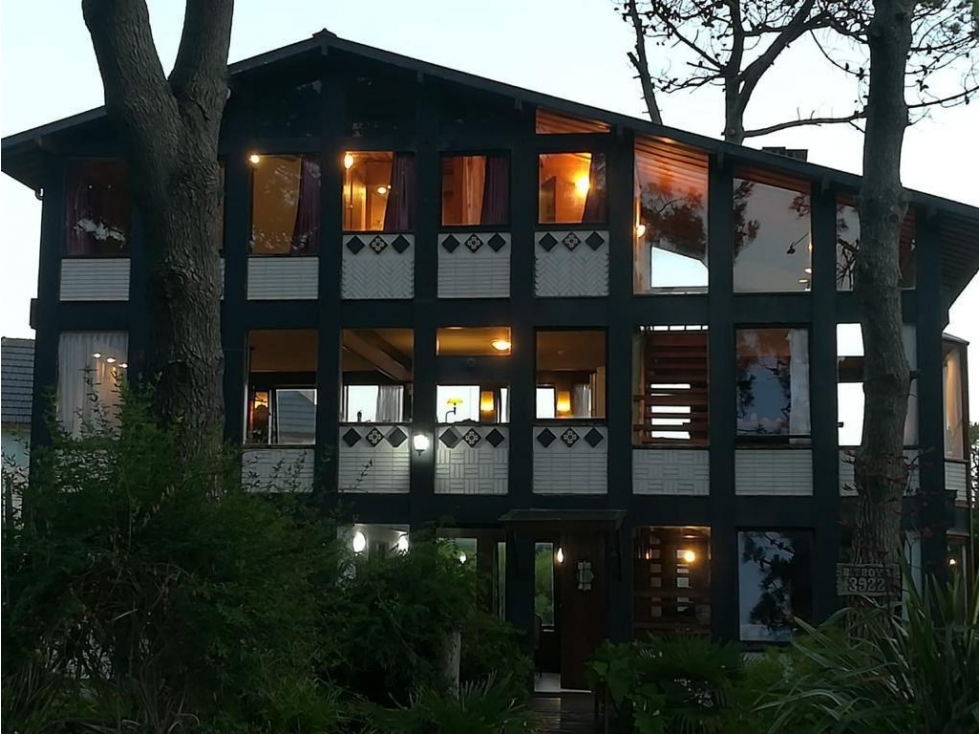 Chalet en Venta en Pinamar Norte - 4 Dormitorios Quincho y Cochera - 2
