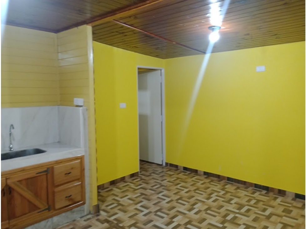 Alquiler casa 2 dormitorios. Km 10- Puerto Esperanza - 2