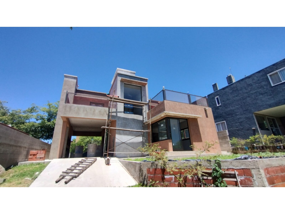 SE VENDE CASA A ESTRENAR EN TANTI A DOS CUADRAS DE LA RUTA — foto 2