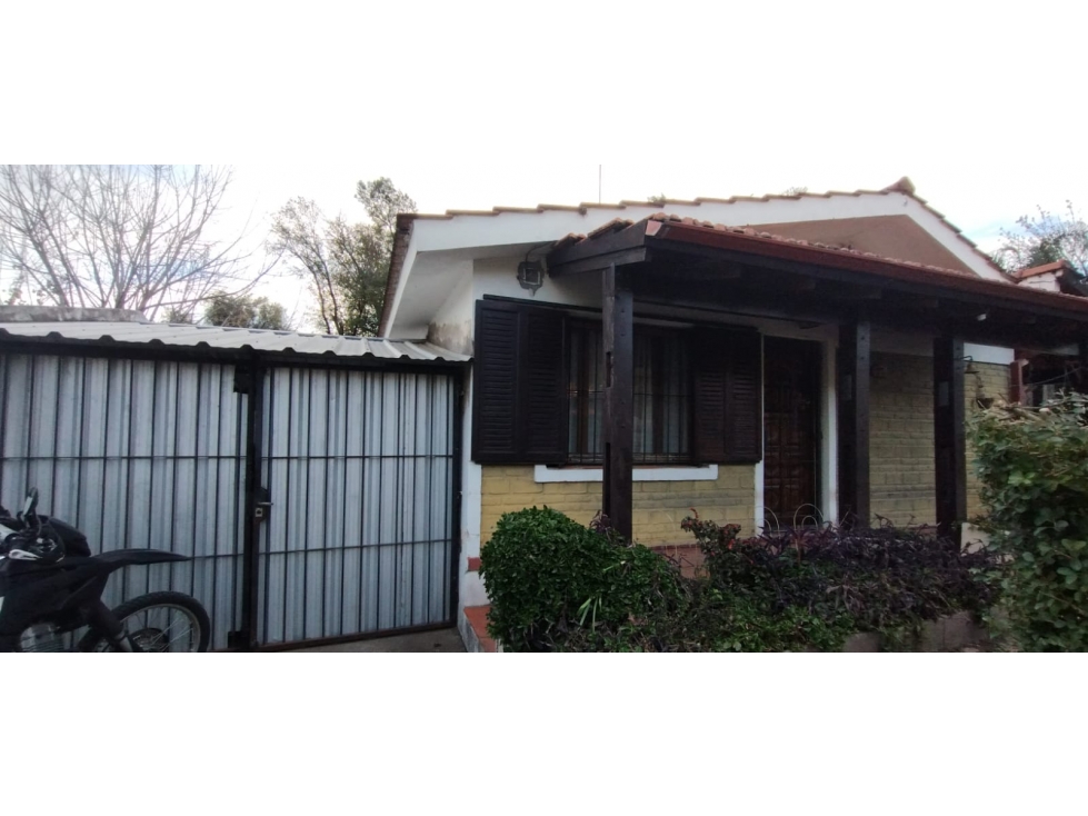 SE VENDE CASA 3 DORMITORIOS EN VILLA CARLOS PAZ - 2