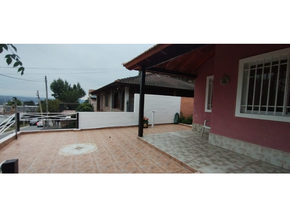 SE VENDE CASA DE DOS DORMITORIOS BARRIO LA CUESTA - 4