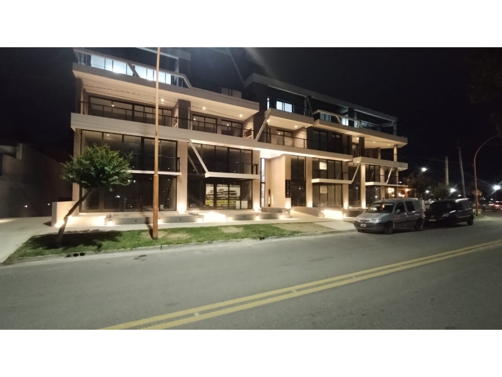 EXELENTE LOCAL COMERCIAL EN COSTANERA SE VENDE ( APTO GASTRONOMIA ) - 4