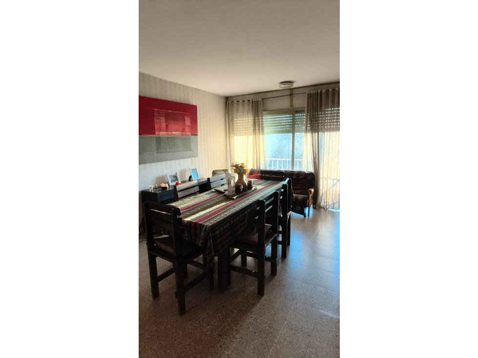 SE VENDE DEPARTAMENTO DE 3 DORMITORIOS 1 BAÑO - 4
