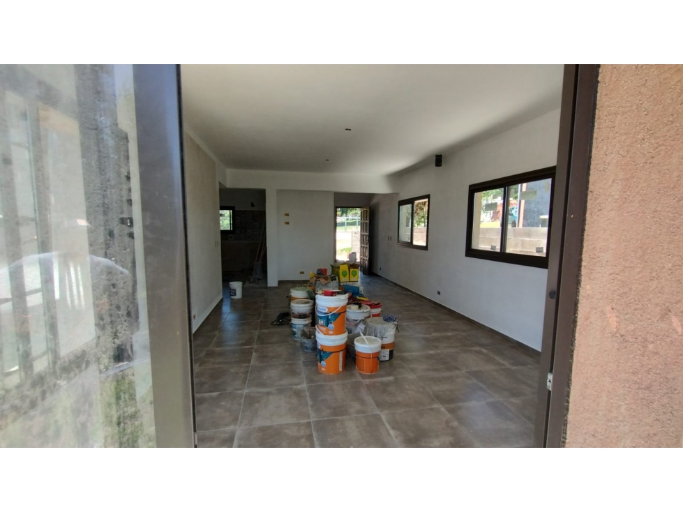 SE VENDE CASA A ESTRENAR EN TANTI A DOS CUADRAS DE LA RUTA — foto 6