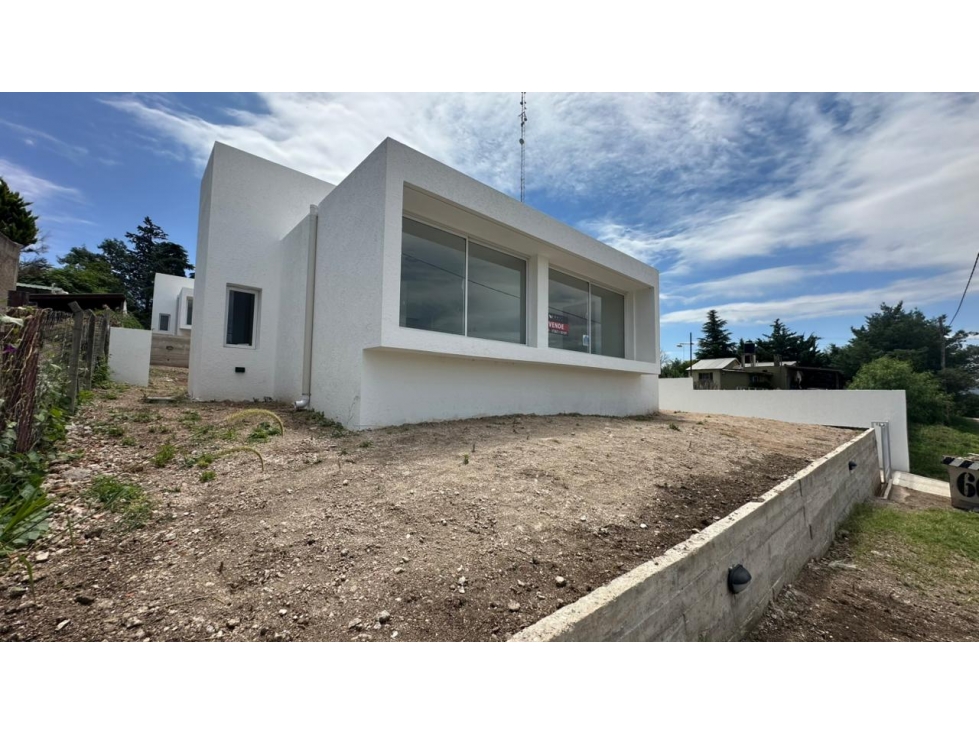 SE VENDE CASA DE DOS DORMITORIOS ZONA PEKOS ULTIMA UNIDAD — foto 2