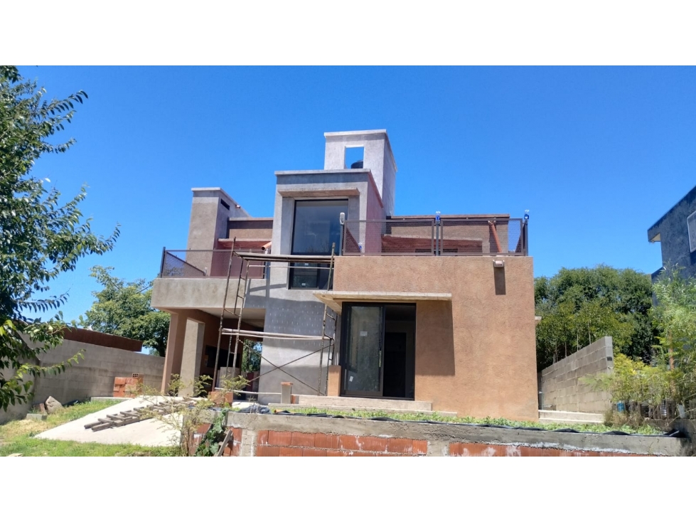 SE VENDE CASA A ESTRENAR EN TANTI A DOS CUADRAS DE LA RUTA — foto 3