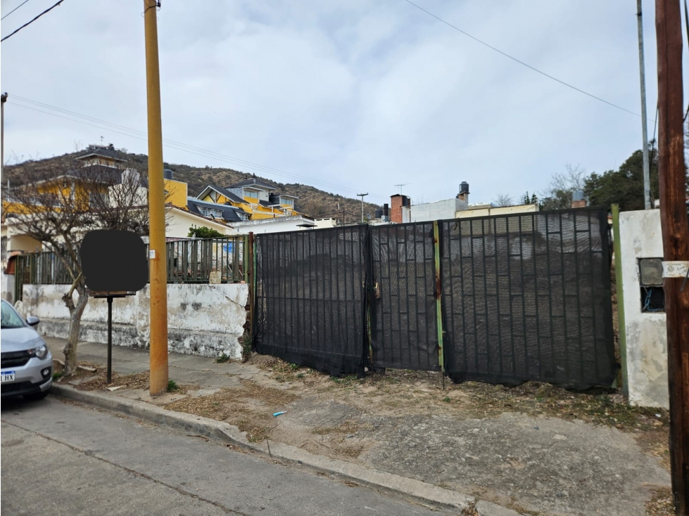 SE VENDE LOTE EN BARRIO MALVINAS - 2