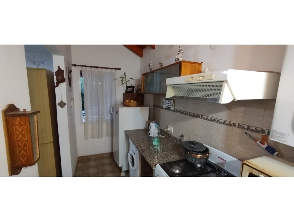 SE VENDE CASA DE DOS DORMITORIOS BARRIO LA CUESTA - 6