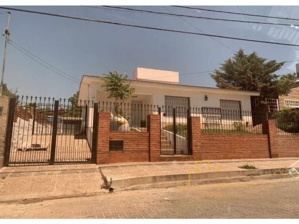 CASA EN VENTA BARRIO LA QUINTA