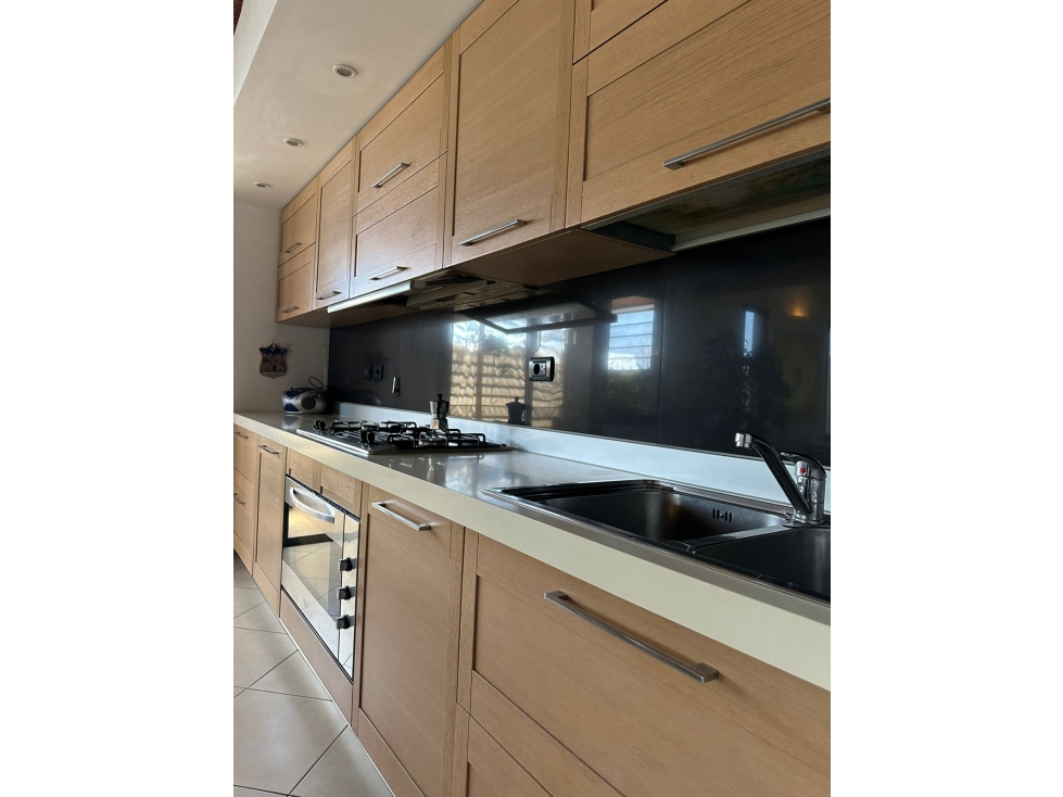 SE VENDE CASA EN BARRIO BECCIU A METROS DEL CUCU OPORTUNIDAD — foto 3