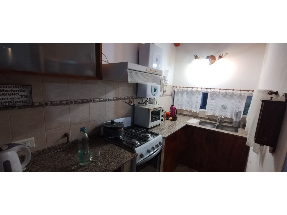 SE VENDE CASA DE DOS DORMITORIOS BARRIO LA CUESTA - 5