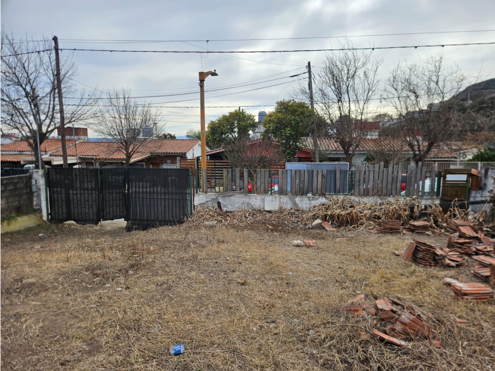 SE VENDE LOTE EN BARRIO MALVINAS - 5