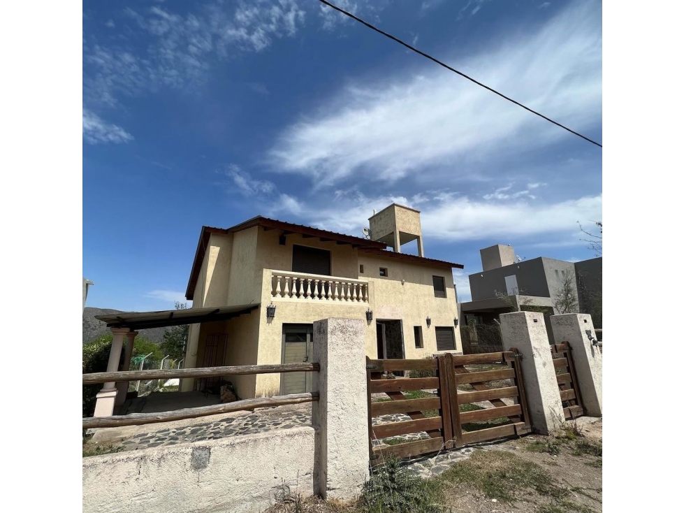 SE VENDE CASA EN LOMAS DEL REY ( MAYU SUMAJ )