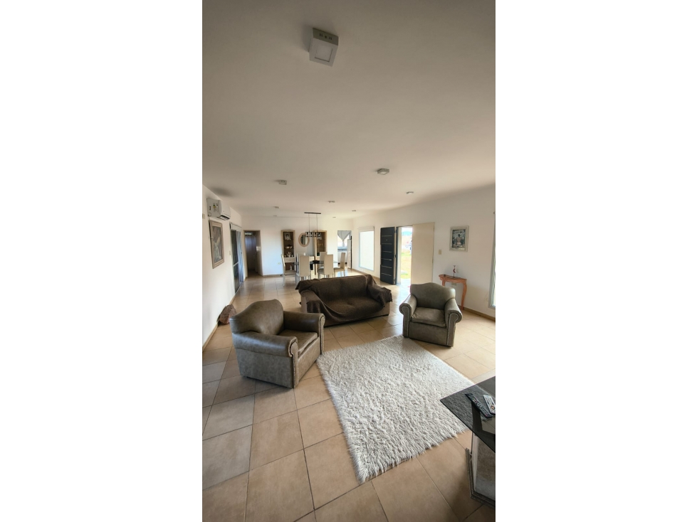 SE VENDE CASA EN CARLOS PAZ GOLF - 4