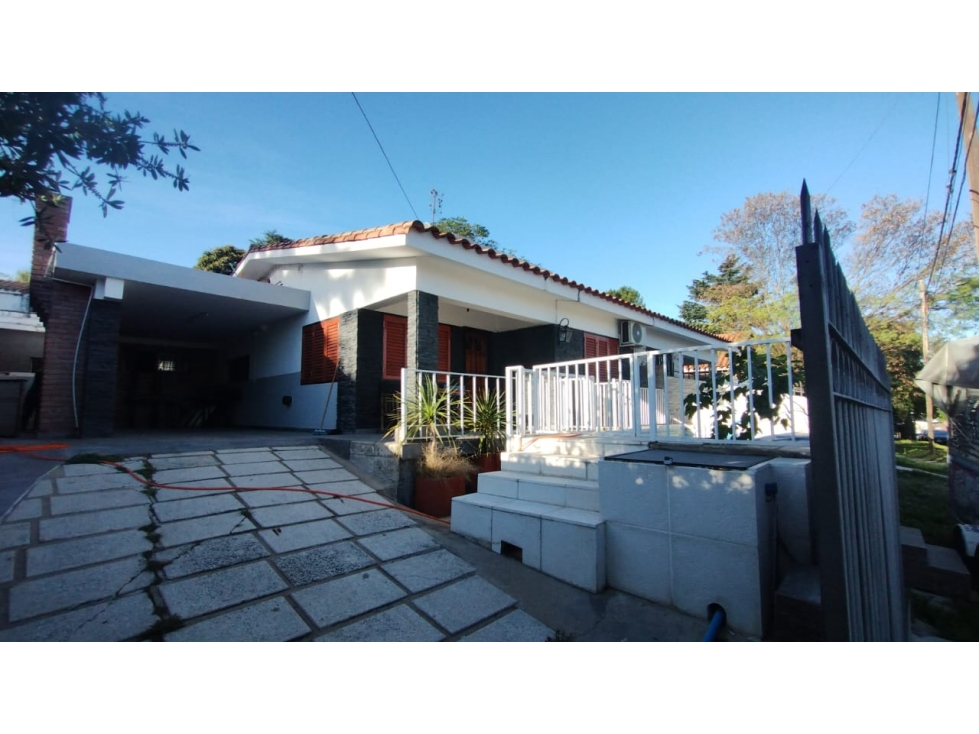 SE VENDE CASA ( PH) EN VILLA DEL LAGO A 4 CUADRAS DEL CUCU