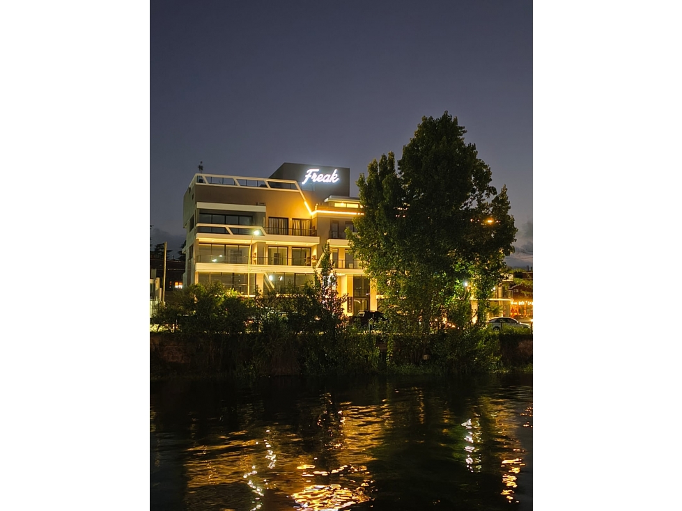 EXELENTE LOCAL COMERCIAL EN COSTANERA SE VENDE ( APTO GASTRONOMIA ) - 3