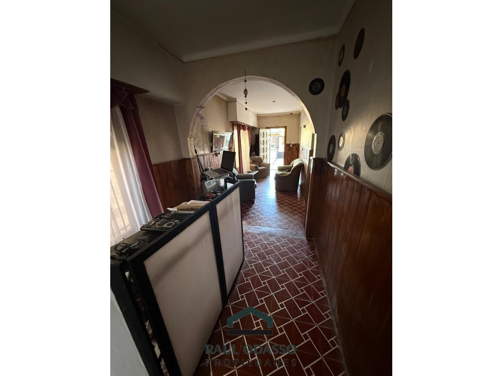 Propiedad con amplio lote — foto 4