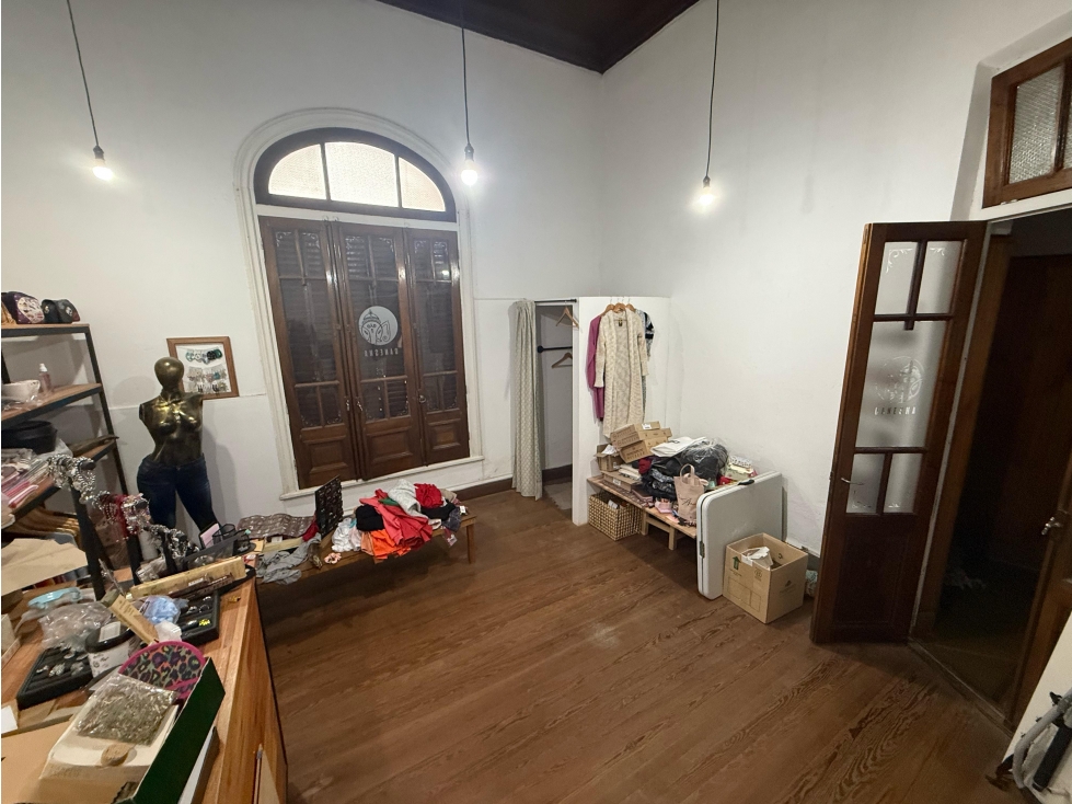 Casona sobre Alsina — foto 3
