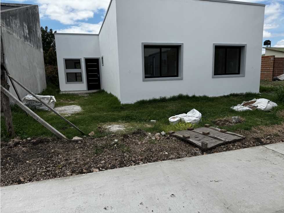 Vendo Casa Con Dos Dormitorios en Caseros, Entre Ríos. - 2