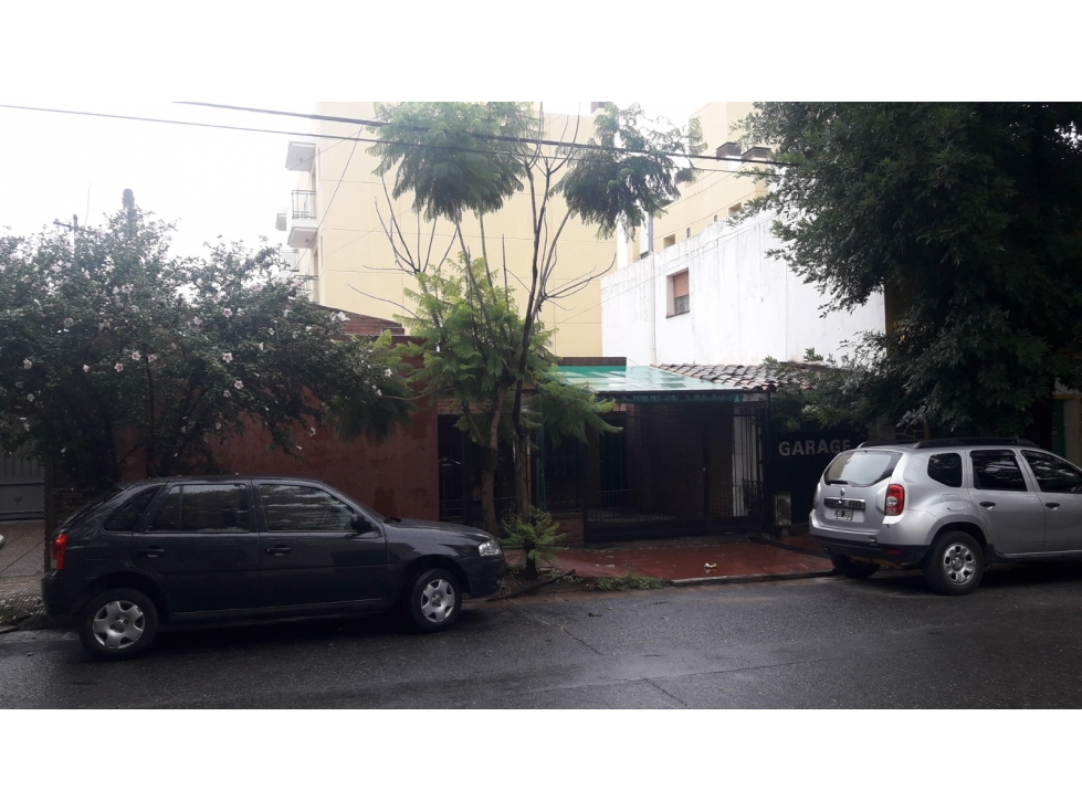 Casa a reciclar a metros del Cucú