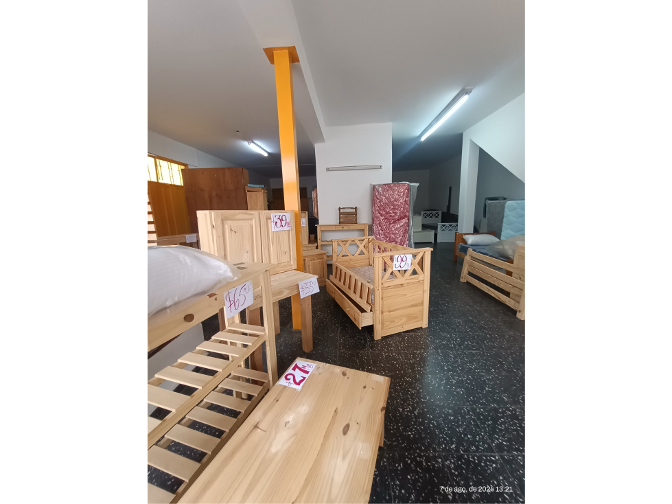 VENDO local comercial sobre avenida principal - 5