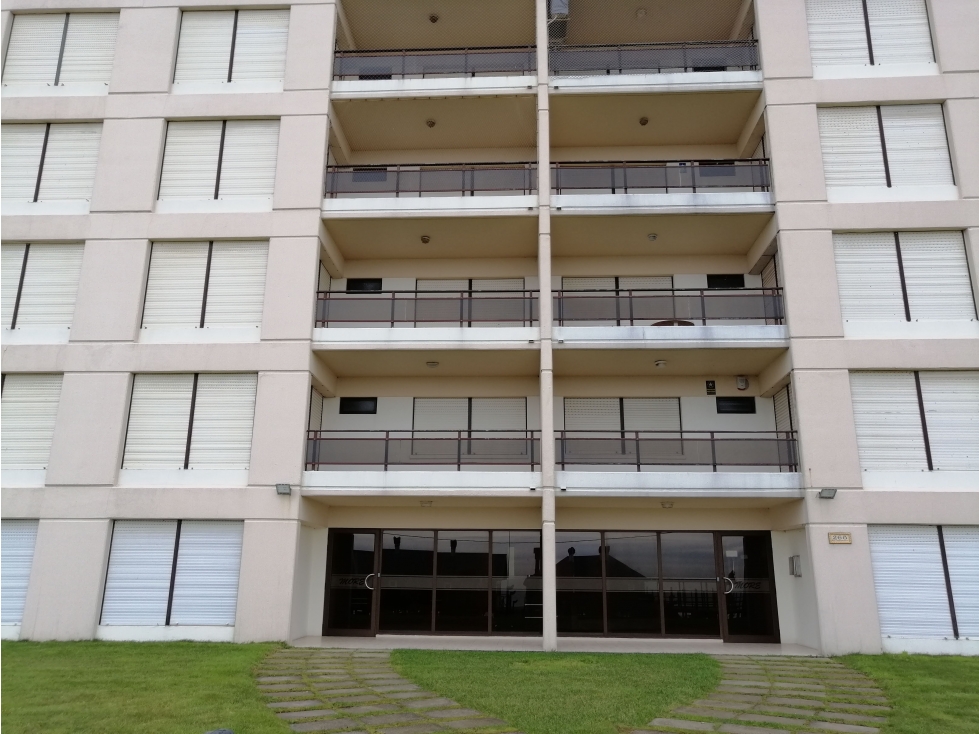 Edificio More Piso 1A