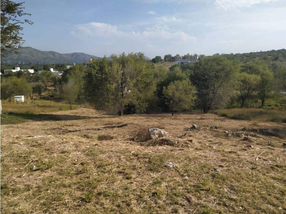 Lote con vista " Altos de Carlos Paz" Escritura. Seguridad - 2