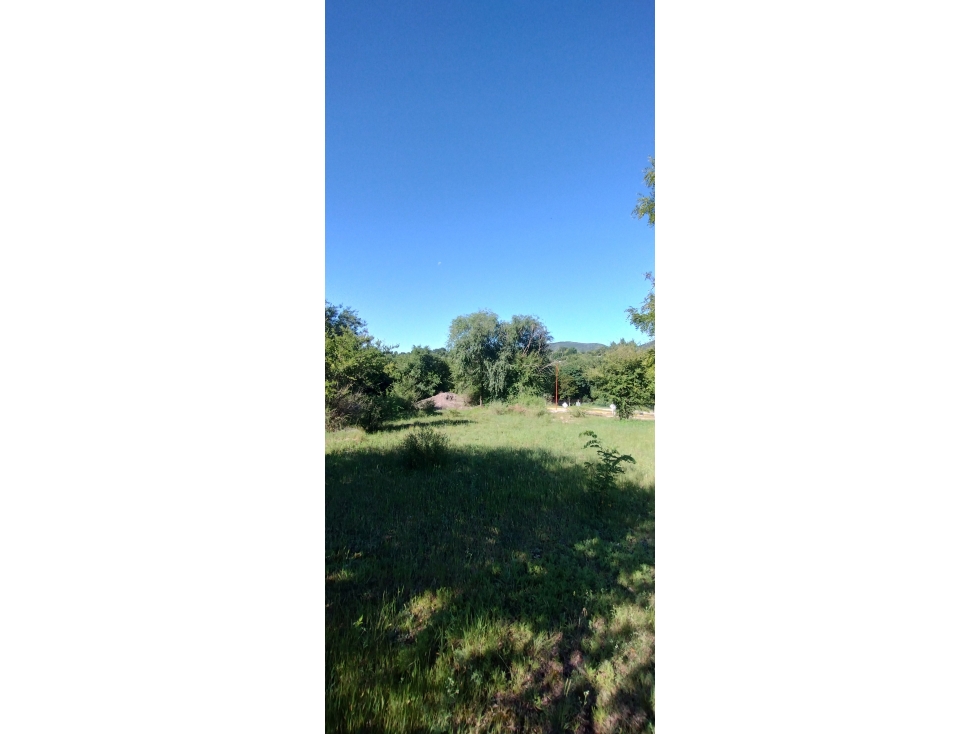 Terreno esquina en venta en B° "Altos de Carlos Paz" Escritura. - 4