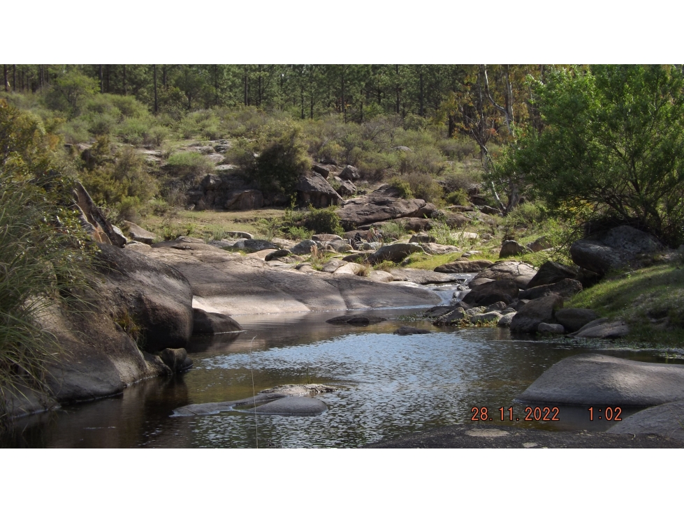 Lote con costa de Arroyo. Villa Flor Serrana Tanti. - 2