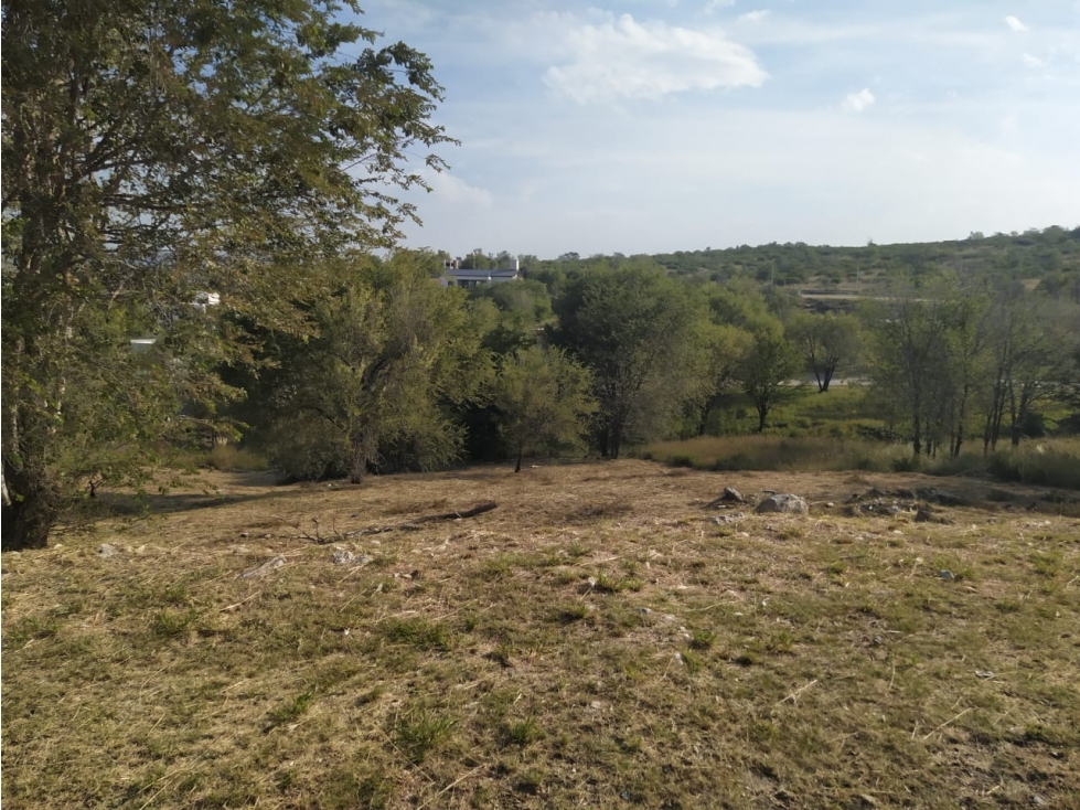 Lote con vista " Altos de Carlos Paz" Escritura. Seguridad - 3