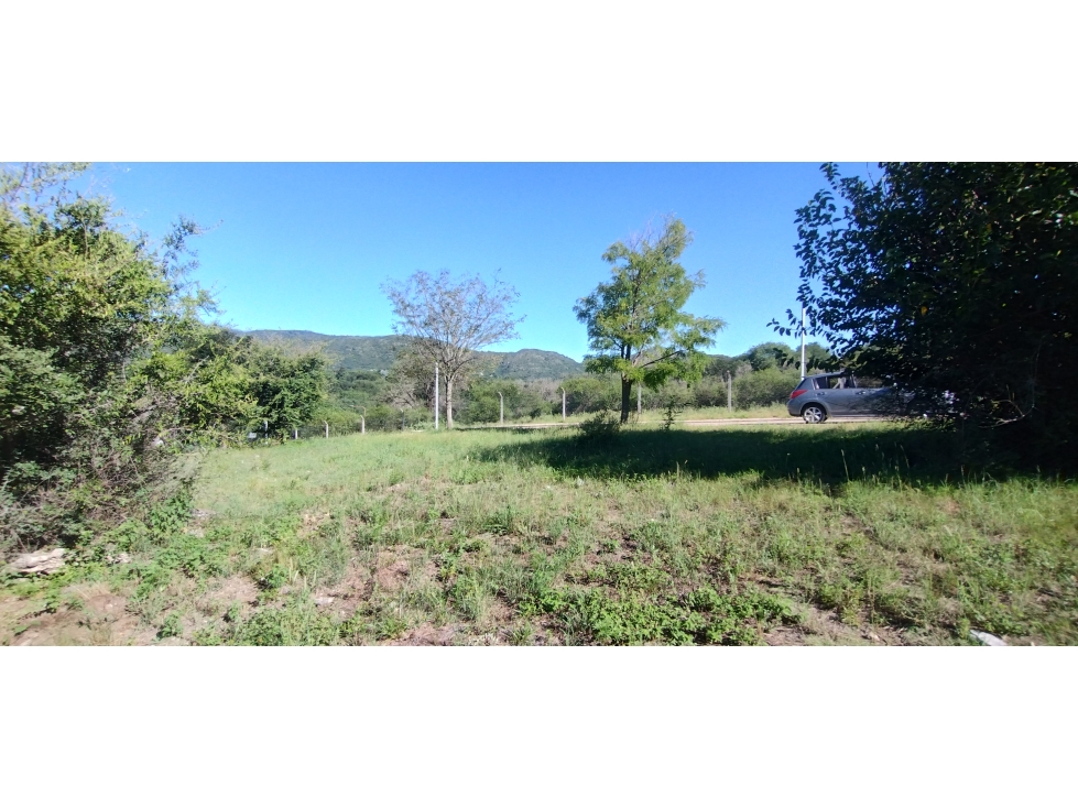 Terreno esquina en venta en B° "Altos de Carlos Paz" Escritura. - 5