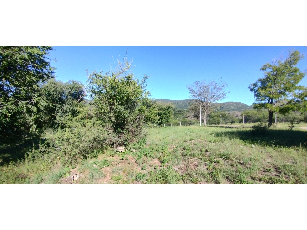 Terreno esquina en venta en B° "Altos de Carlos Paz" Escritura. - 6