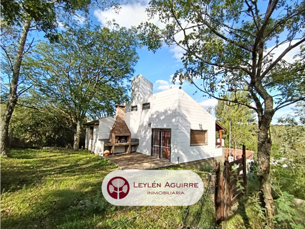 Casa en Tanti. Villa Flor Serrana en venta a mts del rio.