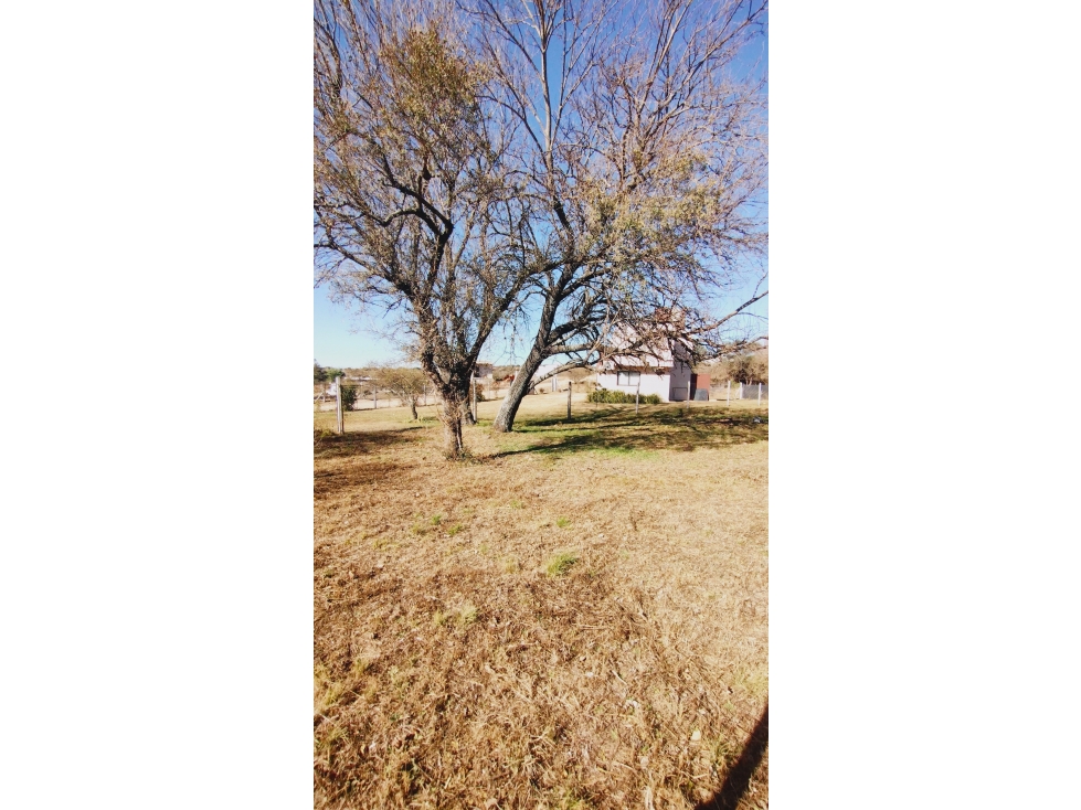 Terreno en venta en Tanti, barrio Keoken, esquina, serv. y Escritura - 6