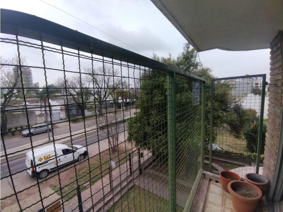 Casa y departamento en venta. Apto edificio. San Lorenzo, Santa Fe - 4