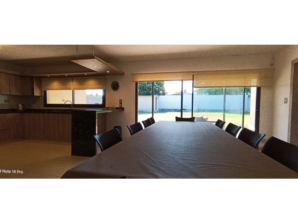 Casa moderna en venta. Tanti, a mts de R.28 - 3