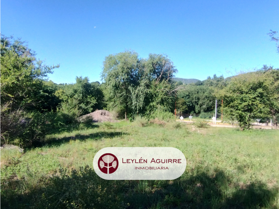 Terreno esquina en venta en B° "Altos de Carlos Paz" Escritura. - 1