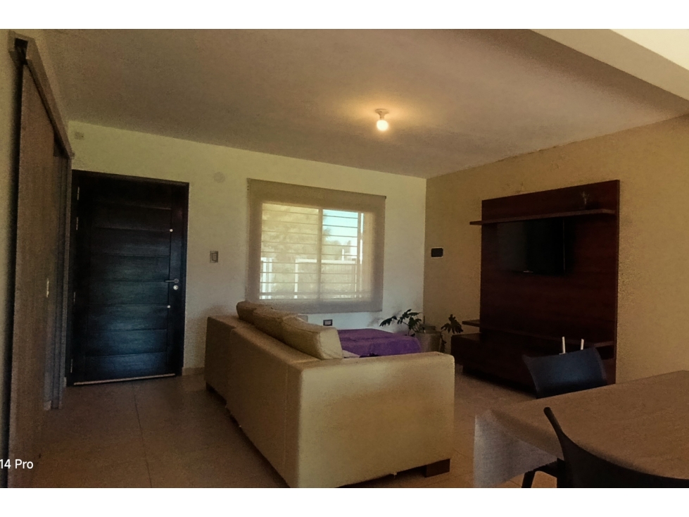 Casa moderna de dos dorm. en venta. Tanti, a mts de R.28 — foto 3